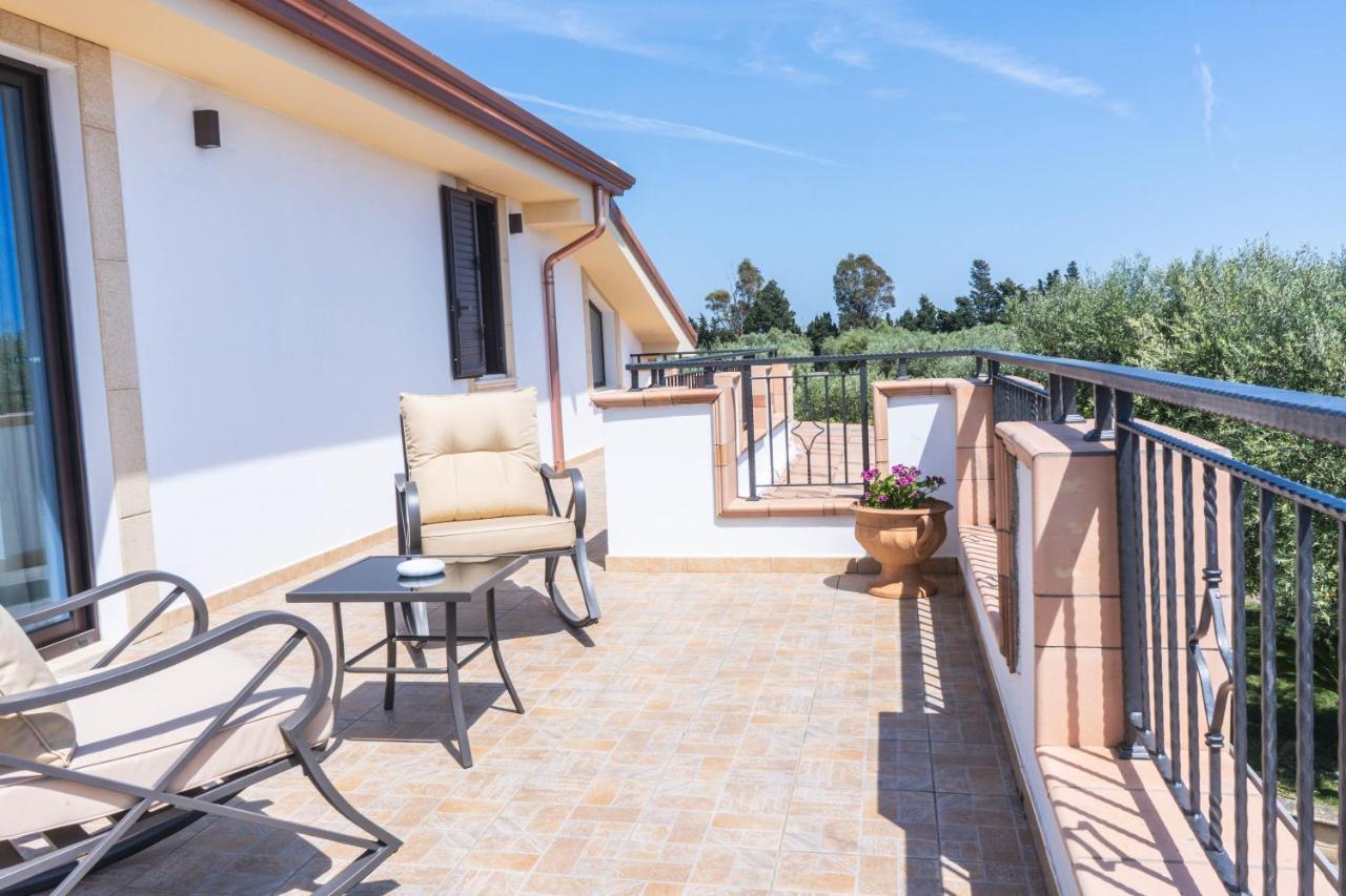 Relais Ruggiero Bed & Breakfast Le Castella  Eksteriør bilde